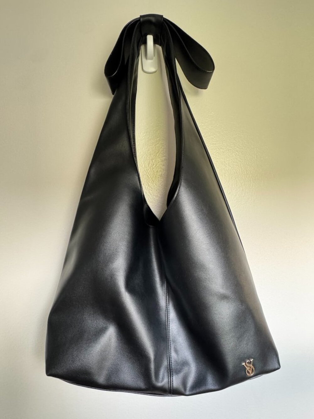 Victoria’s Secret Black Bow Slouchy Hobo Shoulder Bag Faux Leather VS Gold Logo